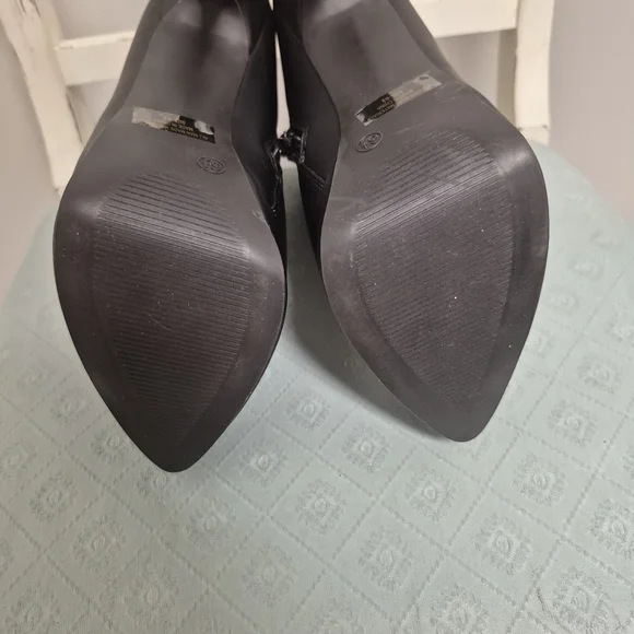 Fashion Nova Sleek Black Heeled Boots - Picture 14 of 14